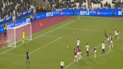 哈里-阿马斯一月转会动态：英超劲旅抢租，曼联洽谈在即